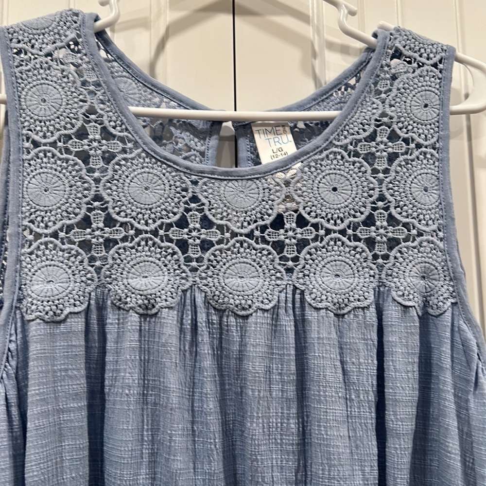 Time and Tru Blue Sleeveless Blouse - Picture 4 of 9